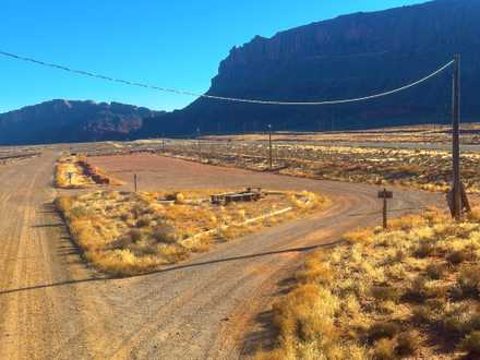 Bar-M Chuckwagon Parking Area