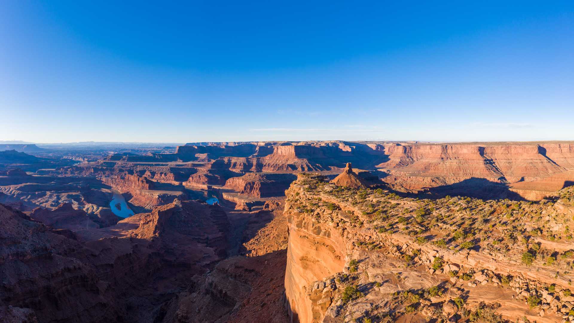 dead-horse-point-dead-horse-point-state-park-at-sunrise-2022-01-28-03-47-34-utc.jpg