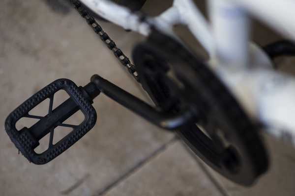 Best Pedals for MTB – Clipless vs. Flats