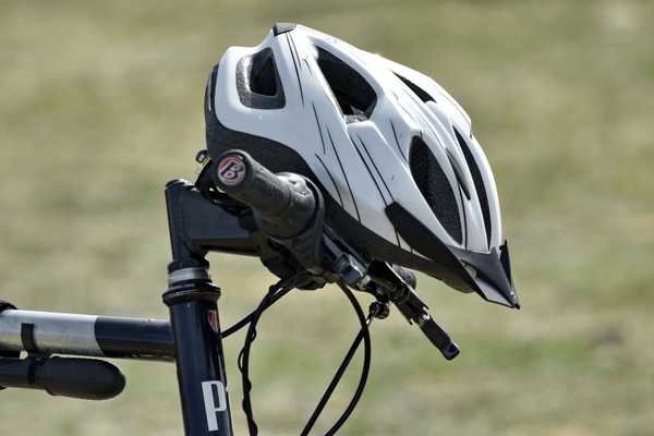 6 Mountain Bike Helmets Reviewed
