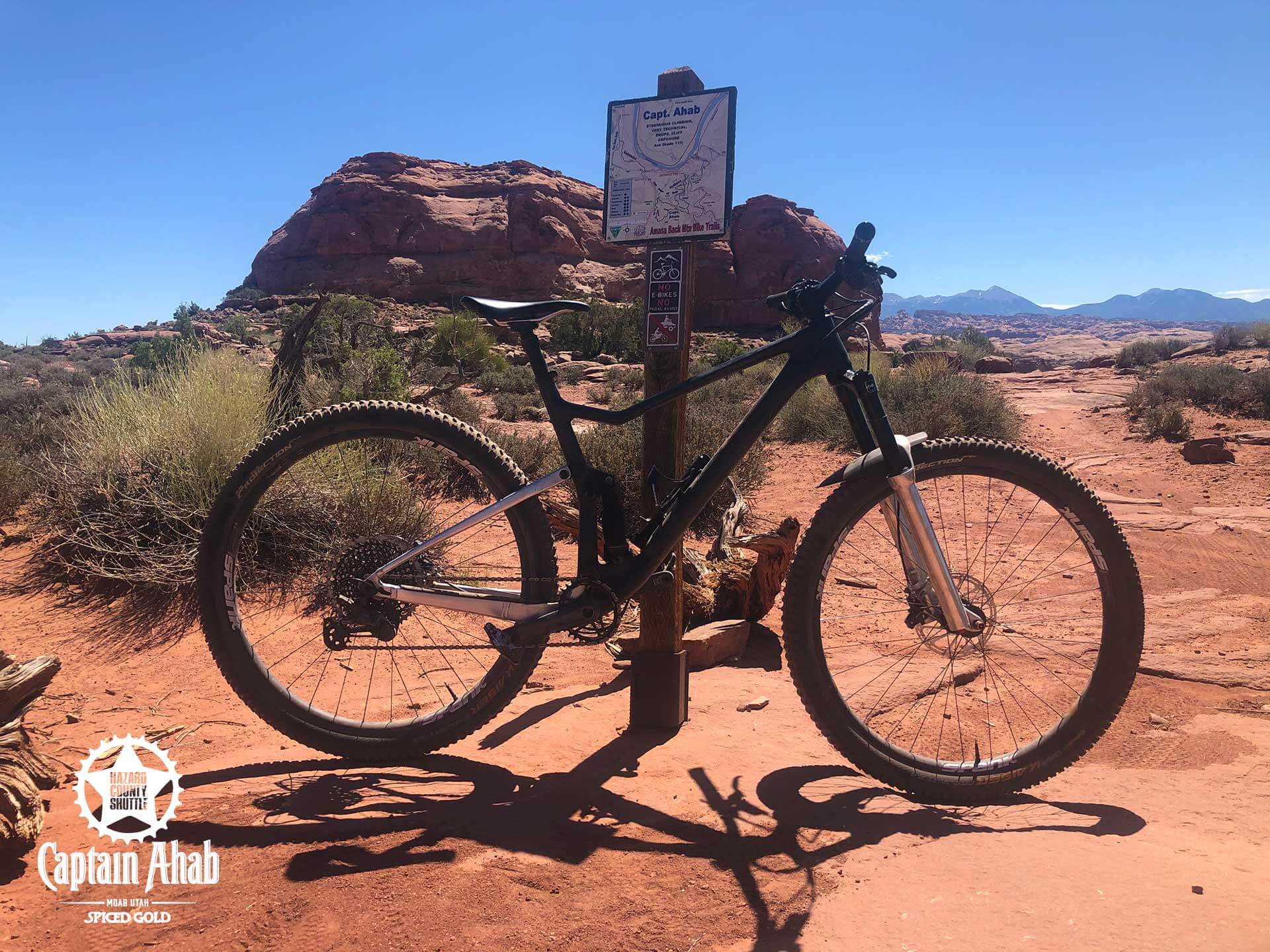 Photo Riding Captain Ahab MTB Singletrack Trail trail in Moab Utah